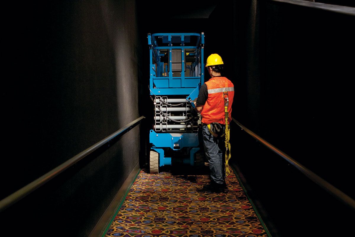 Genieページ Genie GS-3232 Scissor Lift | 38-Foot Working Height